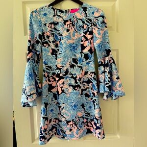 Lilly Pulitzer Dress. 3/4 length bell sleeves